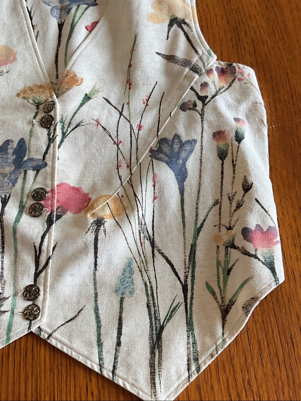 Coldwater Creek Floral painted Cream Vest Women NWOT PTP 19” medium fall floral - Picture 9 of 14